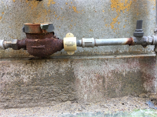 水管漏水有哪些原因 鐵水管生銹怎樣堵水