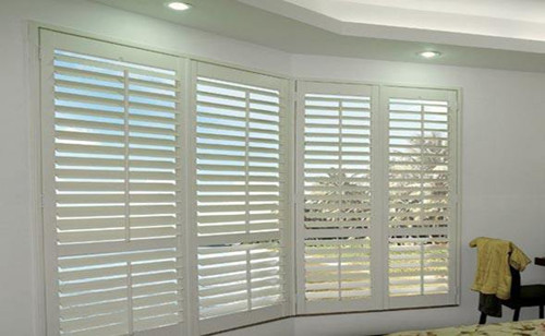 百葉窗簾有哪些優(yōu)缺點(diǎn)，百葉窗簾材質(zhì)有哪些?