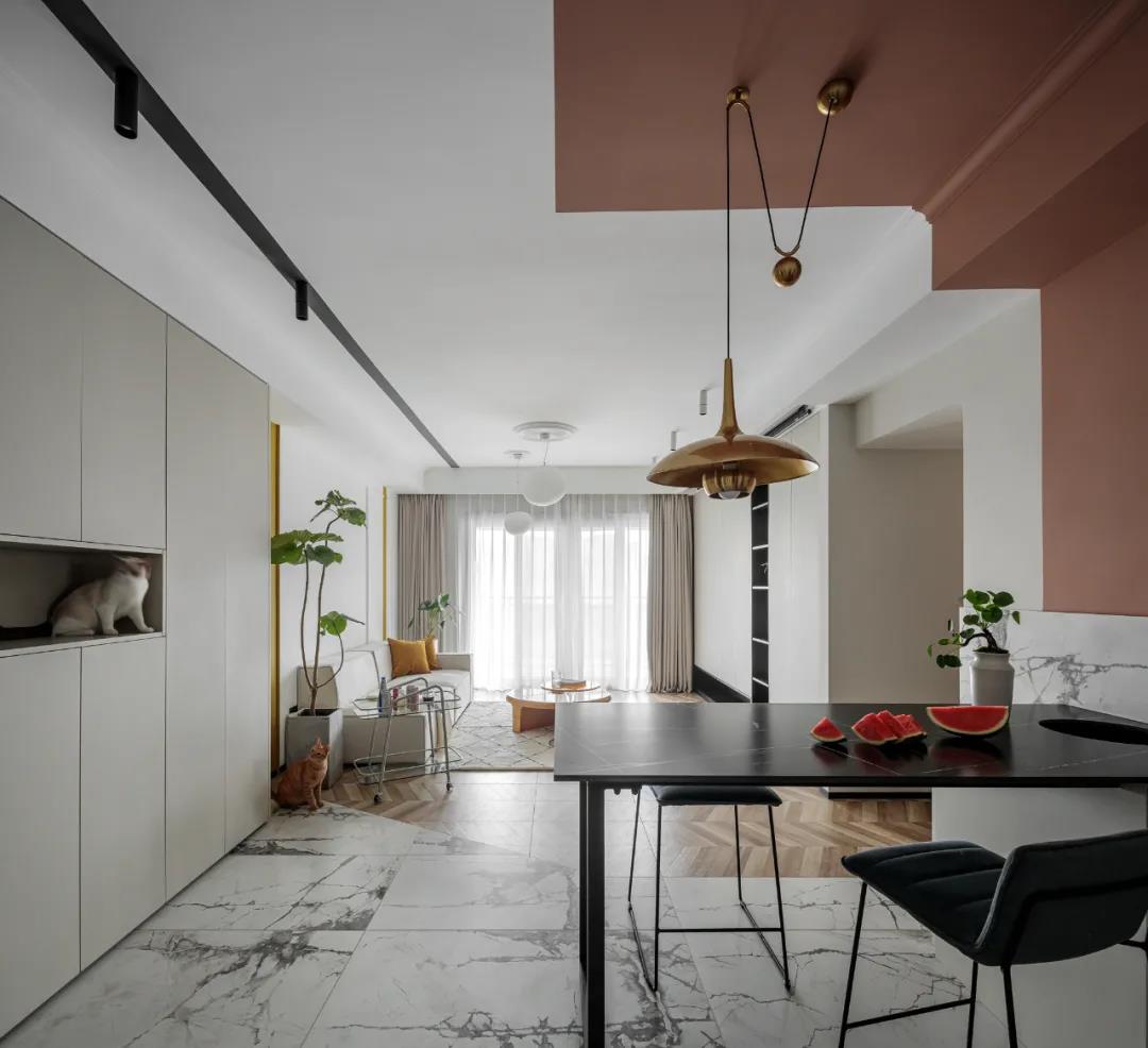 家裝餐廳設(shè)計有哪些技巧?讓小餐廳顯得更大!