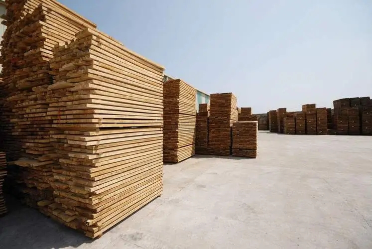 人造板價格多少錢一張?如何選購優(yōu)質(zhì)的人造板?