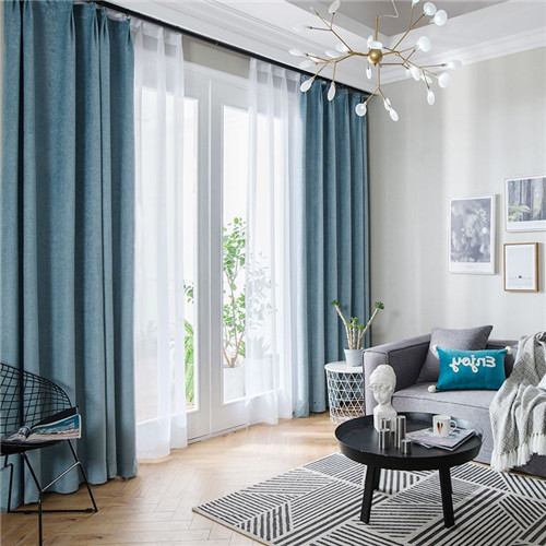 客廳陽臺的裝修設(shè)計(jì)方案有哪些，客廳陽臺裝修要注意哪些方面?