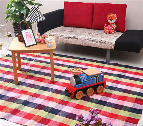 客廳地墊材質(zhì)種類(lèi)有哪些，客廳地墊選購(gòu)時(shí)應(yīng)該注意些什么?