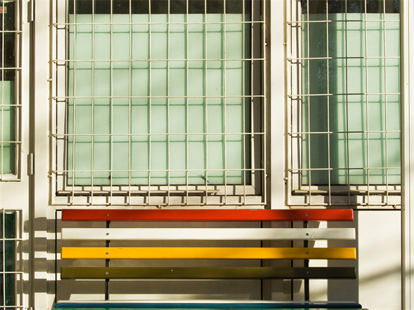 現(xiàn)在塑鋼窗多少錢一平方，塑鋼門窗的優(yōu)缺點有哪些?